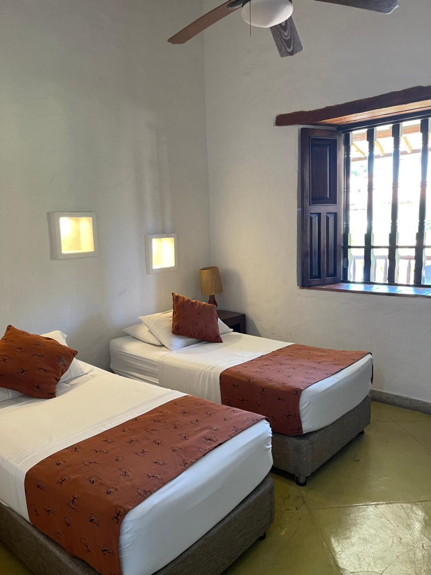 Hotel Hicasua Y Centro De Convenciones 바리차라 외부 사진